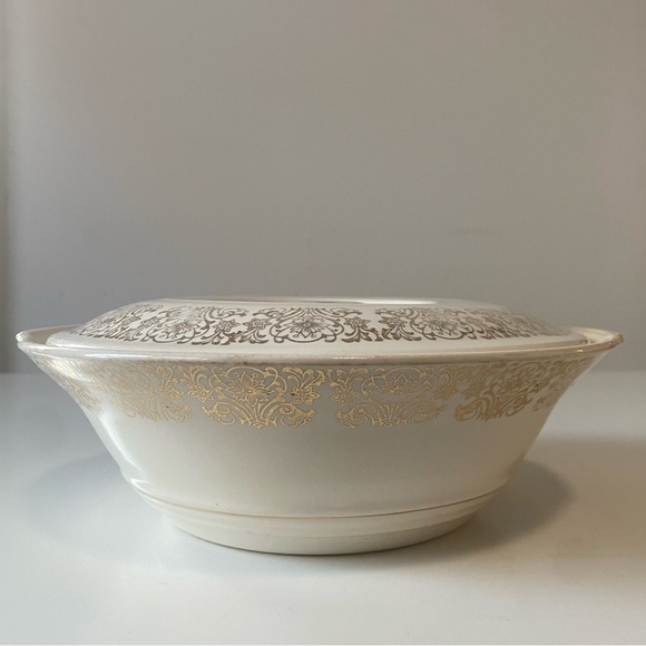 Limoges Triumph Juliet TS350-30 Vintage Covered 22K Gold Serving Bowl With Lid